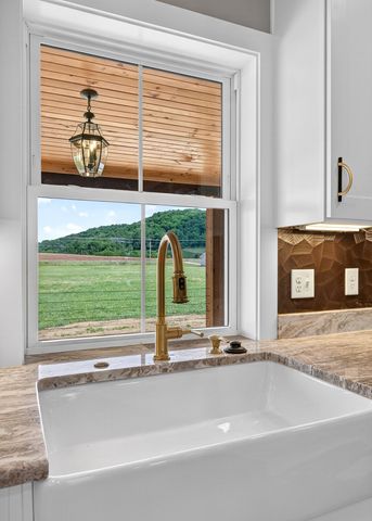 123 Cattlemans Dr, Sparta, TN 38583