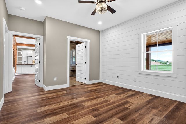 123 Cattlemans Dr, Sparta, TN 38583