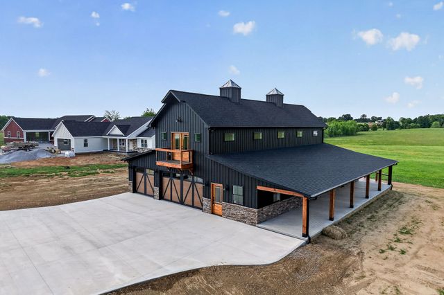 123 Cattlemans Dr, Sparta, TN 38583