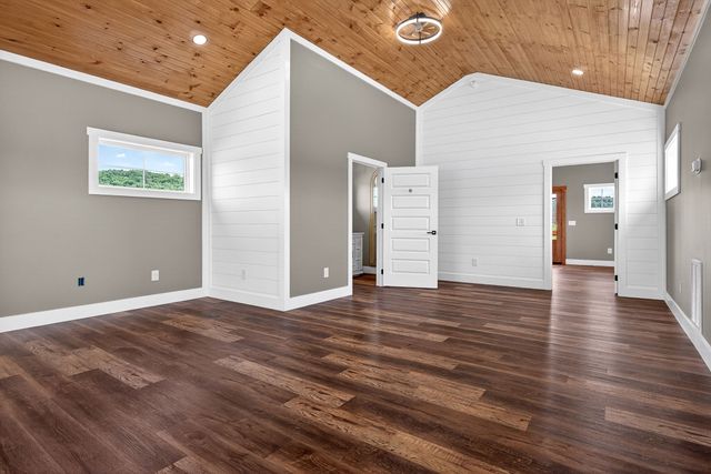 123 Cattlemans Dr, Sparta, TN 38583