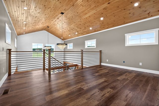 123 Cattlemans Dr, Sparta, TN 38583