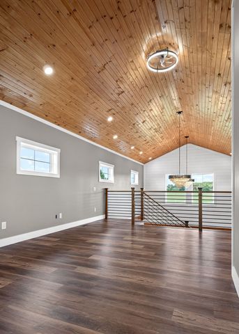 123 Cattlemans Dr, Sparta, TN 38583