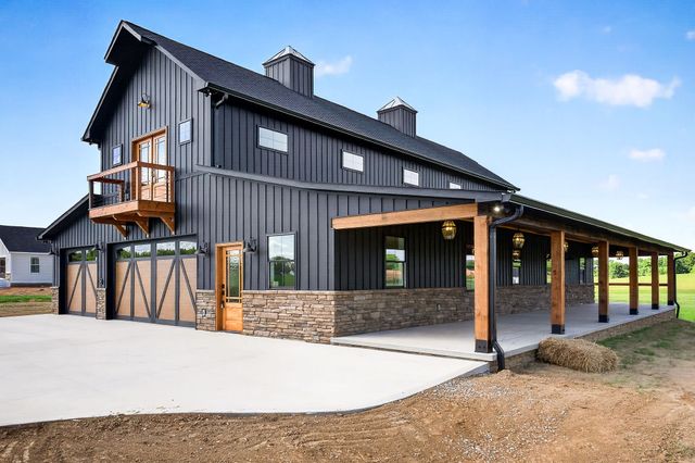 123 Cattlemans Dr, Sparta, TN 38583