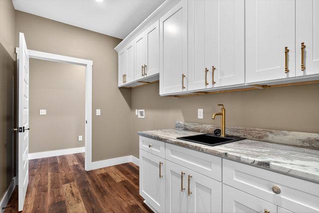 123 Cattlemans Dr, Sparta, TN 38583