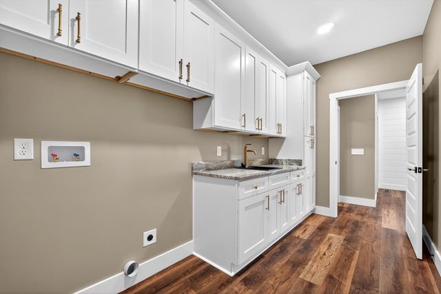 123 Cattlemans Dr, Sparta, TN 38583