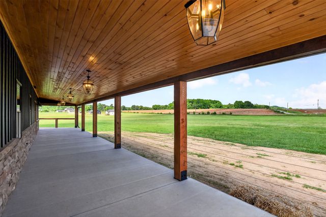 123 Cattlemans Dr, Sparta, TN 38583