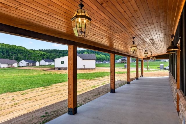 123 Cattlemans Dr, Sparta, TN 38583