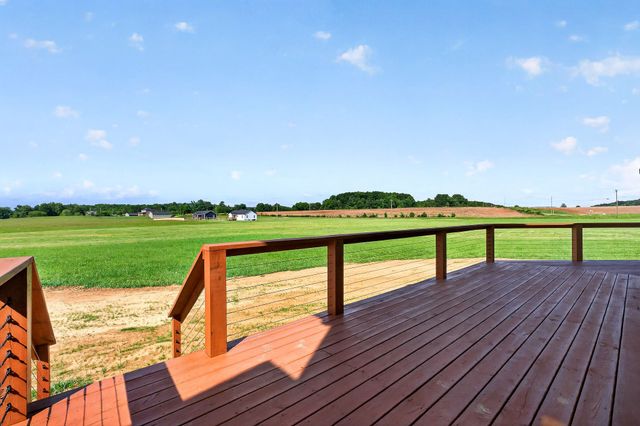 123 Cattlemans Dr, Sparta, TN 38583