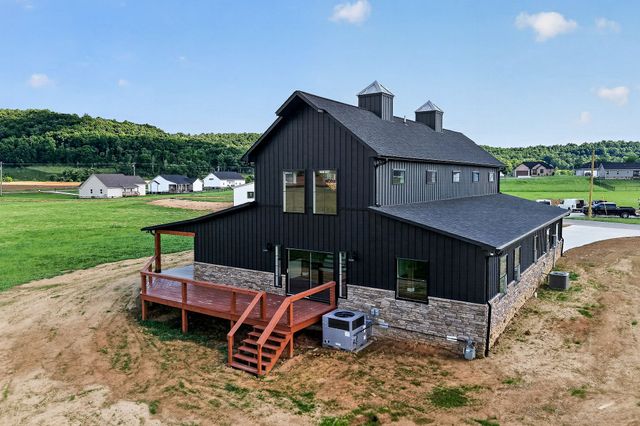 123 Cattlemans Dr, Sparta, TN 38583