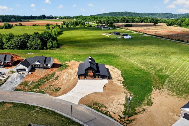 123 Cattlemans Dr, Sparta, TN 38583