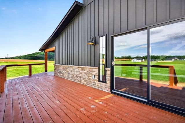 123 Cattlemans Dr, Sparta, TN 38583