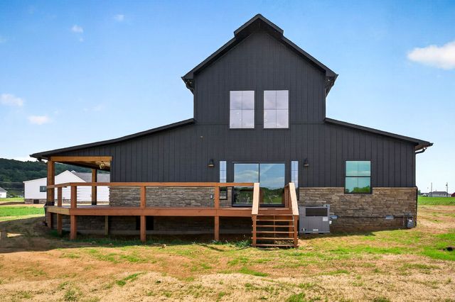 123 Cattlemans Dr, Sparta, TN 38583