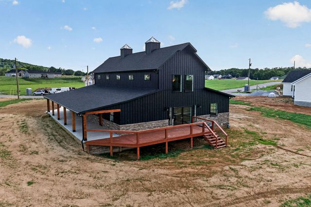 123 Cattlemans Dr, Sparta, TN 38583