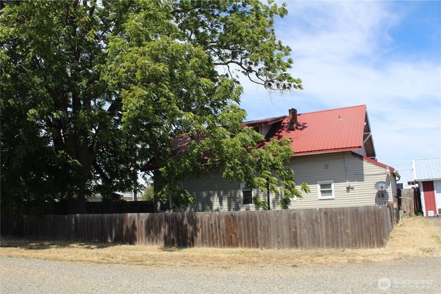 550 N Sequim Avenue, Sequim, WA 98382