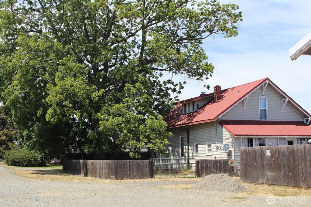 550 N Sequim Avenue, Sequim, WA 98382