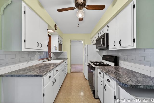 1415 Woodhaven Street, Muskegon, MI 49445