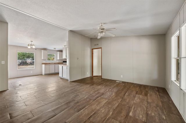 162 Jeffrey DR, Cedar Creek, TX 78612