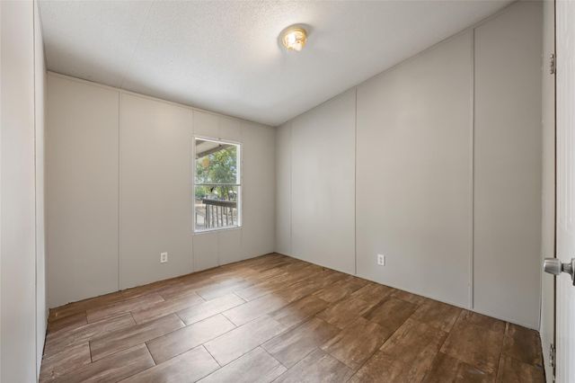 162 Jeffrey DR, Cedar Creek, TX 78612
