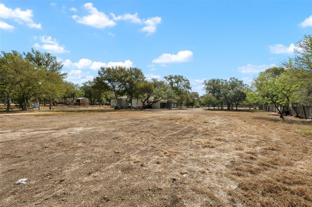 162 Jeffrey DR, Cedar Creek, TX 78612