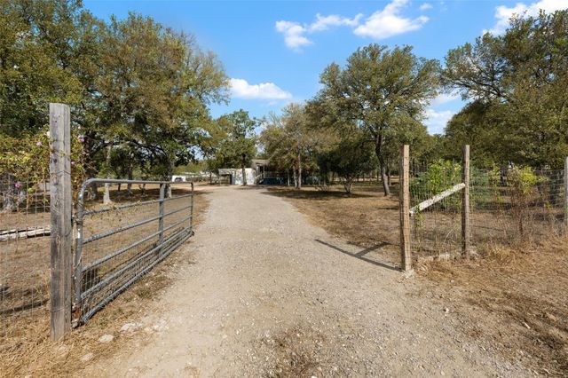 162 Jeffrey DR, Cedar Creek, TX 78612