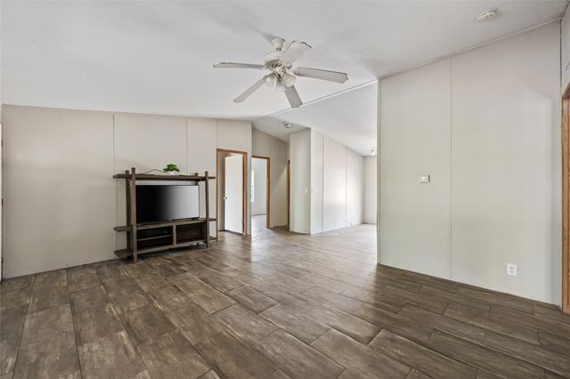 162 Jeffrey DR, Cedar Creek, TX 78612