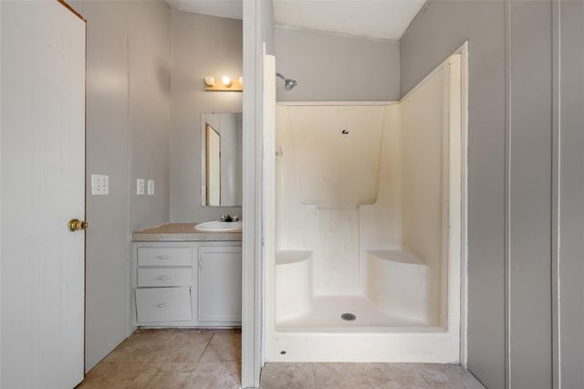 162 Jeffrey DR, Cedar Creek, TX 78612