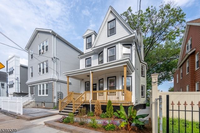 32 Palm St, Newark City, NJ 07106