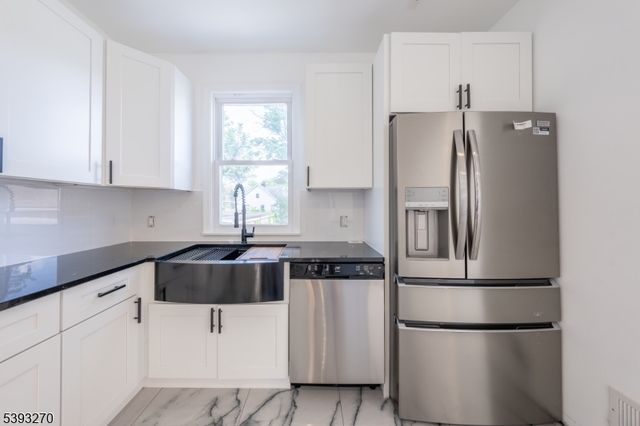 32 Palm St, Newark City, NJ 07106