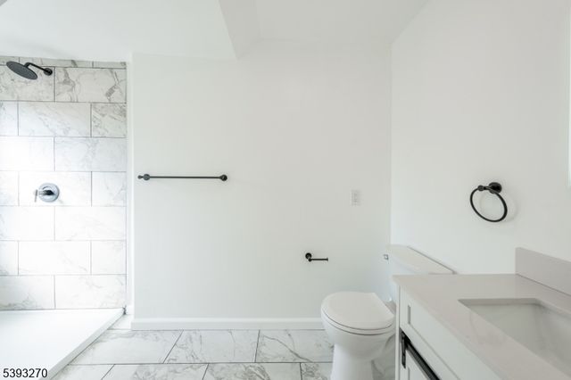 32 Palm St, Newark City, NJ 07106