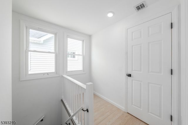 32 Palm St, Newark City, NJ 07106