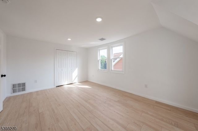 32 Palm St, Newark City, NJ 07106