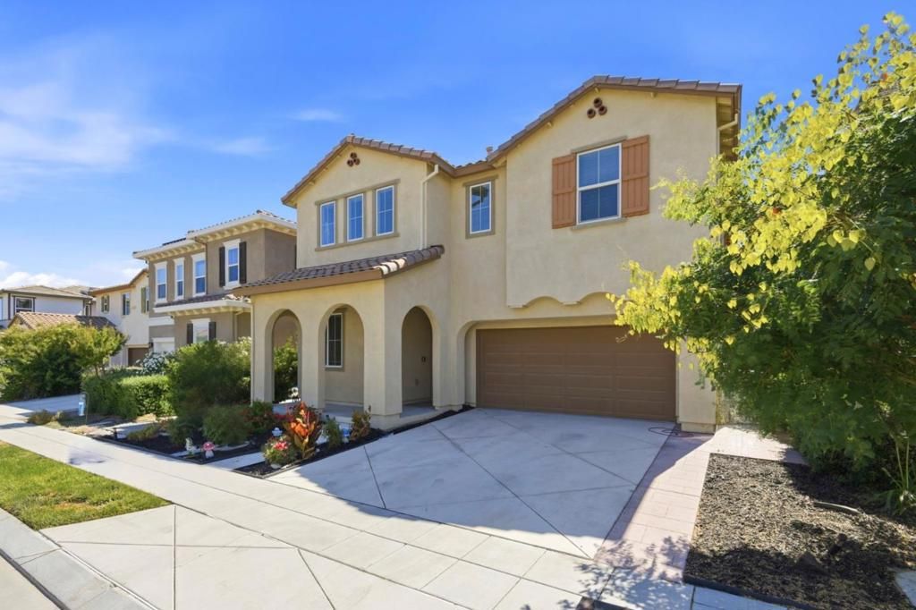 Image 4 of property listing at 1446 S Terra Verde Street, Mountain House, CA 95391