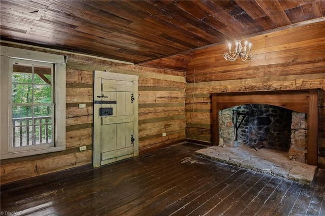1389 City Lake Road, Lexington, NC 27295