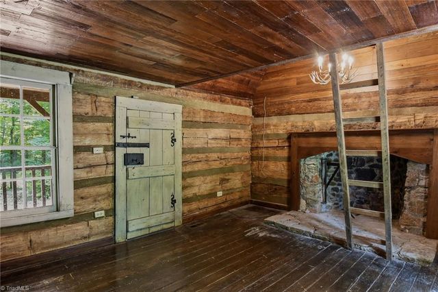 1389 City Lake Road, Lexington, NC 27295