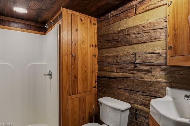 1389 City Lake Road, Lexington, NC 27295