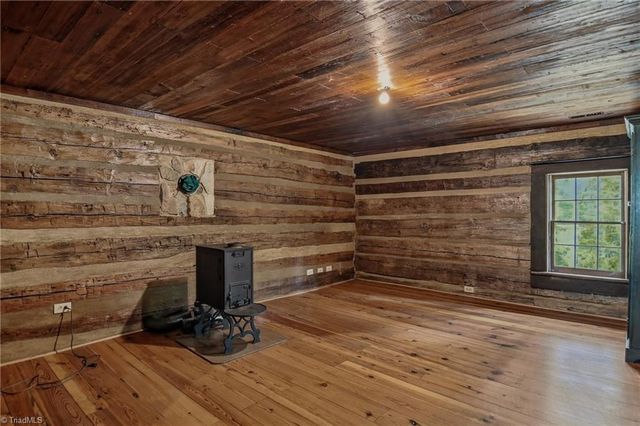 1389 City Lake Road, Lexington, NC 27295