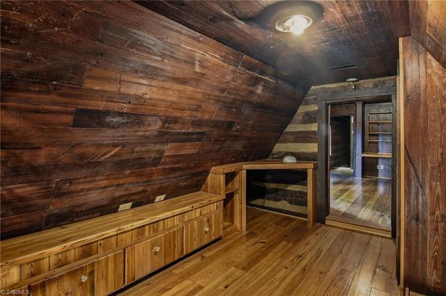 1389 City Lake Road, Lexington, NC 27295