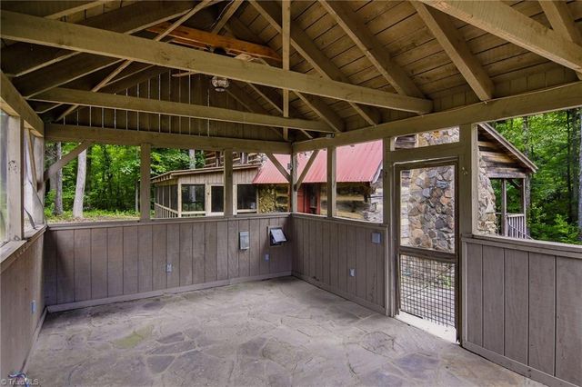 1389 City Lake Road, Lexington, NC 27295