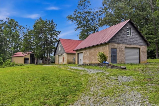 1389 City Lake Road, Lexington, NC 27295