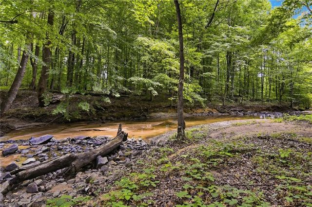 1389 City Lake Road, Lexington, NC 27295