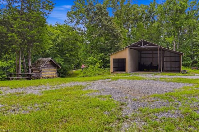 1389 City Lake Road, Lexington, NC 27295