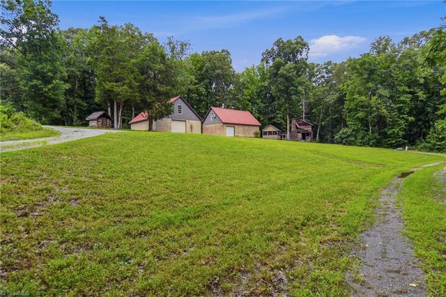 1389 City Lake Road, Lexington, NC 27295