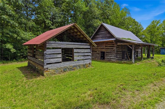 1389 City Lake Road, Lexington, NC 27295