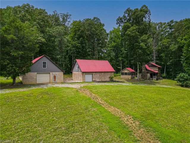 1389 City Lake Road, Lexington, NC 27295