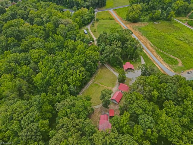 1389 City Lake Road, Lexington, NC 27295