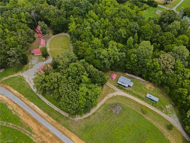 1389 City Lake Road, Lexington, NC 27295