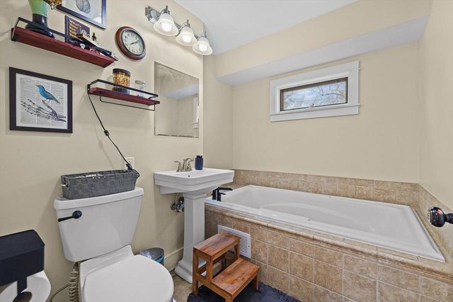 29944 Greenleaf DRIVE, Burlington, WI 53105