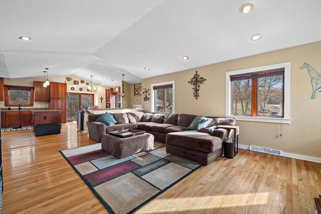 29944 Greenleaf DRIVE, Burlington, WI 53105