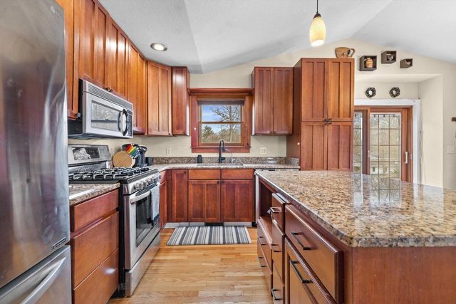 29944 Greenleaf DRIVE, Burlington, WI 53105