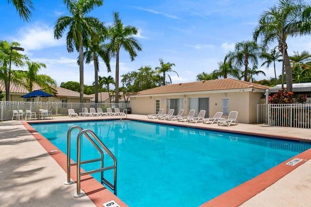 4941 SW 32nd Terrace, Dania Beach, FL 33312